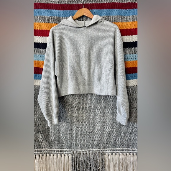 Forever 21 Light Gray Ribbed Hoodie Sweater - Picture 2 of 12